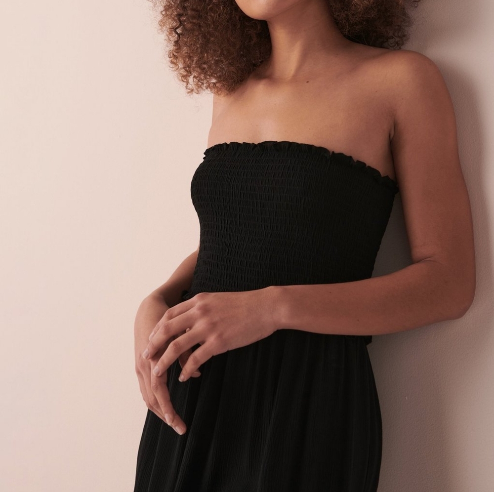 La Vie En Rose Black Strapless Smocked Dress
